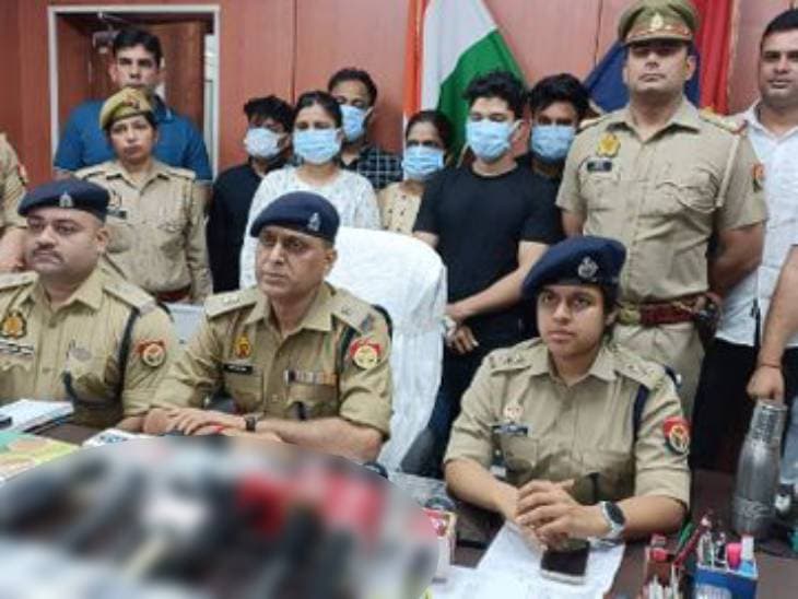 Noida में कॉलेज एडमिशन फर्जीवाड़ा: Noida में फर्जी फॉर्म और एग्जाम के जरिए ठगी का खुलासा हुए 2 गिरफ्तार 