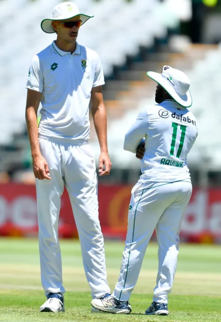 Temba Bavuma height कितनी है? क्या सचिन तेंदुलकर उनसे लंबे हैं?