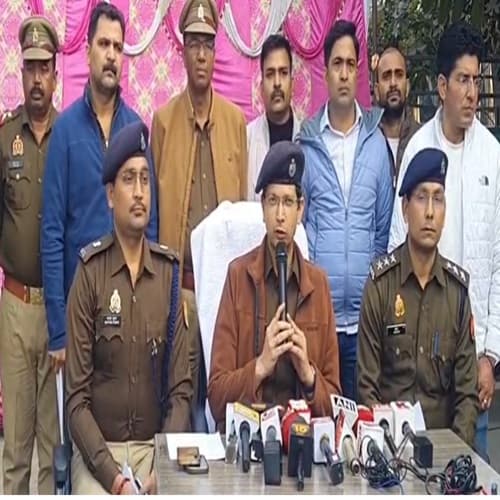Team Shakti Mohan Awasthi के नेतृत्व में Noida Police ने किया शानदार काम: यूपी–बिहार से जुड़े अन्तर्राज्यीय मोबाइल चोरी गैंग का पर्दाफोड़, 821 मोबाइल बरामद