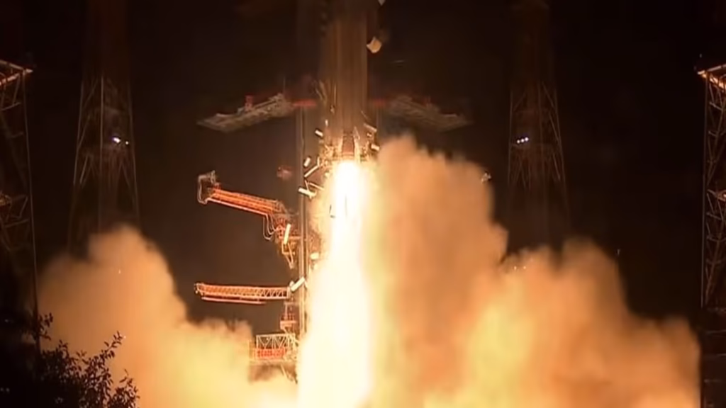 ISRO Launches EOS-05 : 36,000 किमी ऊंचाई से हर 30 मिनट में भारत की निगरानी करेगा नया सैटेलाइट